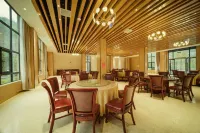 Shiquan Guiguling Holiday Hotel - Mountain view