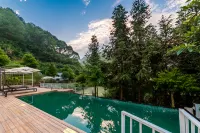 MIKEHAKKA HOSTEL - Rooftop Pools