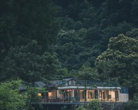 YJXL Hoteles en Liuba