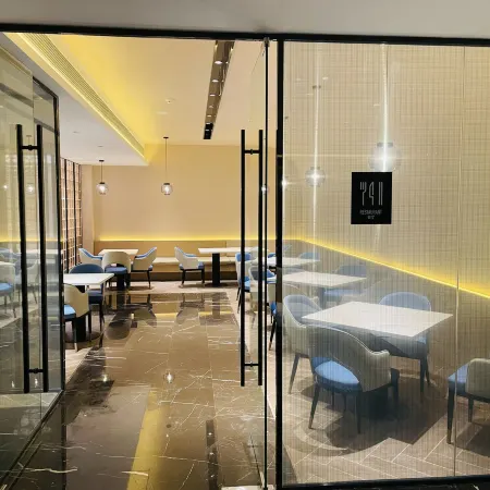 Reign  Hotel