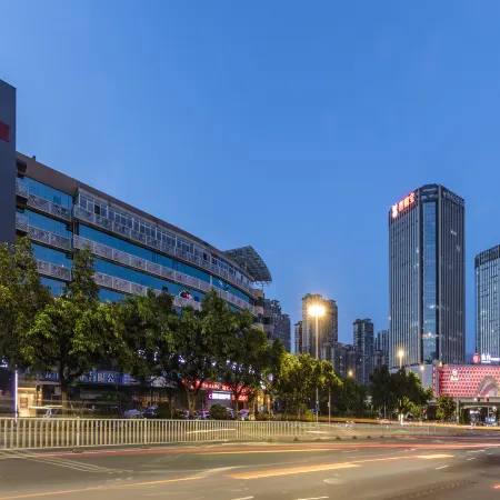 HanTing Hotel (Fuzhou Taijiang Wanda Plaza) Отели рядом с достопримечательностью «Река Миньцзян»