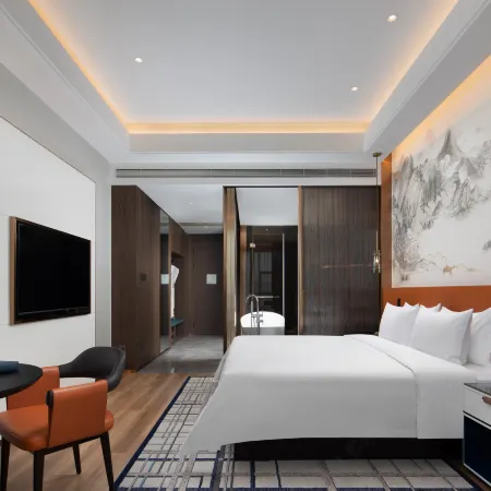 Pinghu Overseas Chinese Hotel
