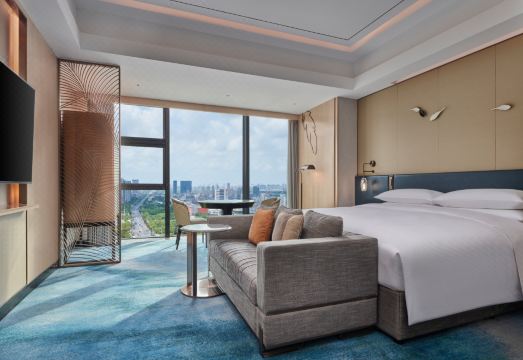 옌청 힐튼 호텔 수영장