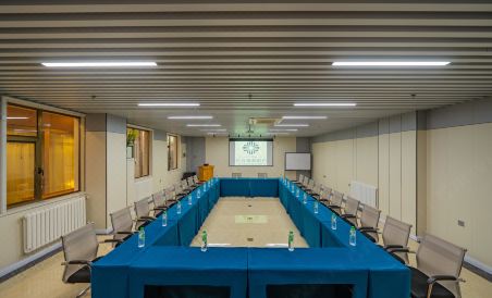 Lanzhou Lantinjager Hotel - Housity