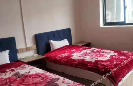 仲巴帕羊蓉城賓館