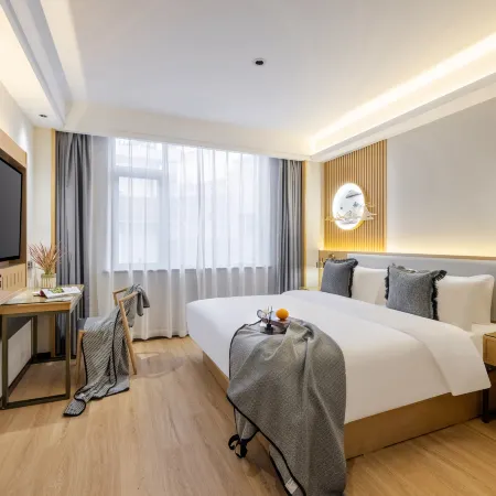 Kaiyue Junlan Hotel (Yiwu International Trade Mall) Отели рядом с достопримечательностью «Парк Luo Bing Wang»