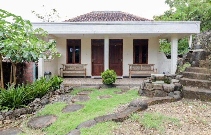 Rock Garden Homestay & Resto by Zuzu