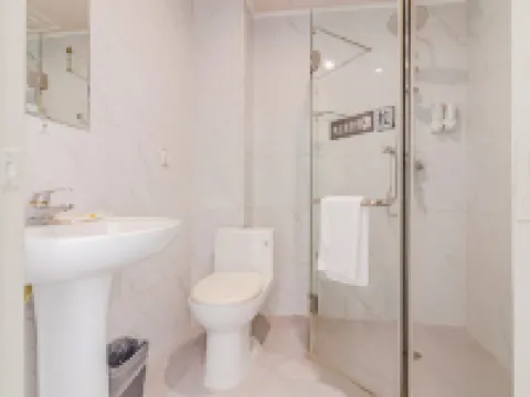 7 Days Premium Hotel (Jinan Daming Lake) Hotels near Daming Lake Scenic Area