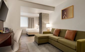 DoubleTree by Hilton New York Downtown