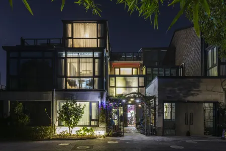 Shanghai Phoebe's holiday (Book & Bed) Отели рядом с достопримечательностью «Caibang Village»