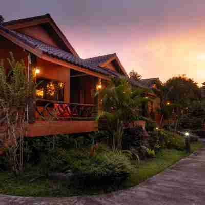 Khaosok Rainforest Resort (เขาสก เรนฟอเรส รีสอร์ท) Hotel Exterior