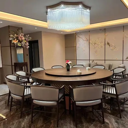 Ngawa County Yue Liang Hai Hotel