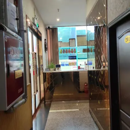 Dazhu Station Business Hotel