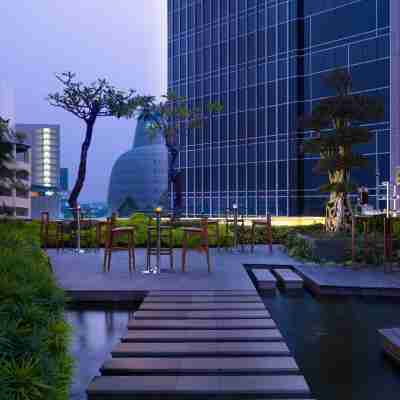 Jhl Solitaire Gading Serpong Hotel Exterior
