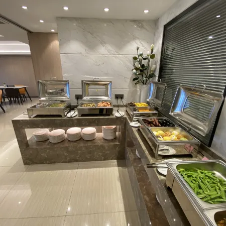Shengzhou Qinman Hotel (Wuyue Plaza International Convention and Exhibition Center)