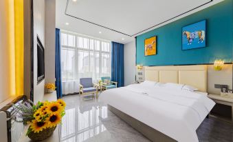 Junyi Light Luxury Apartment