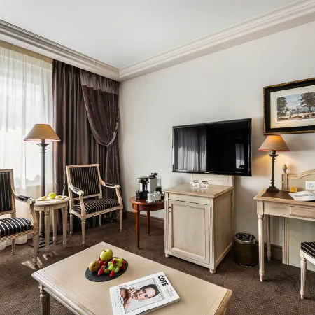 Royal Manotel