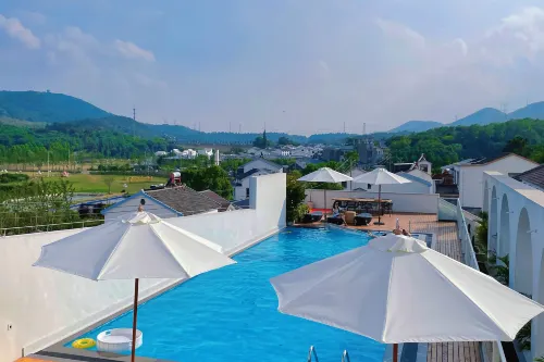 Shangchun Hot Spring Resort Hotel