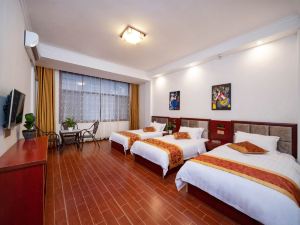 Phoenix Honghong Theme Hotel