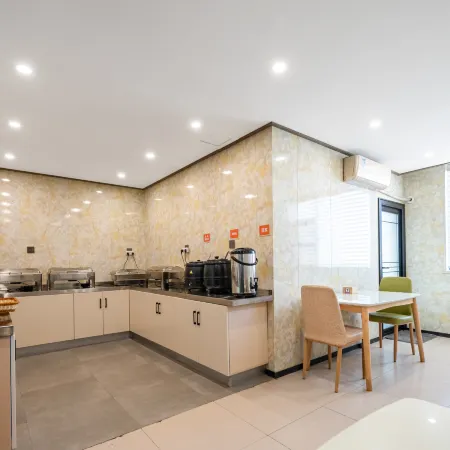 7Days Inn Hotel (Hebi Railway Station Qibin Avenue)