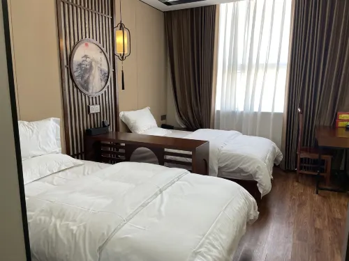 Middle Ancient Hotel (Wuyang) Hotels in Wuyang
