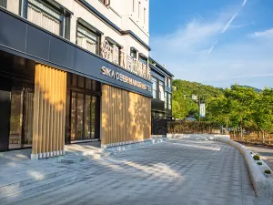 Sika Deer Manor Hotel