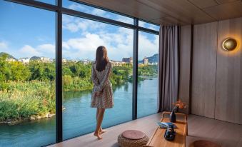 Li River Landscape · Riverside Courtyard Hotel( Elephant Trunk Hill and Two Rivers & Four Lakes)