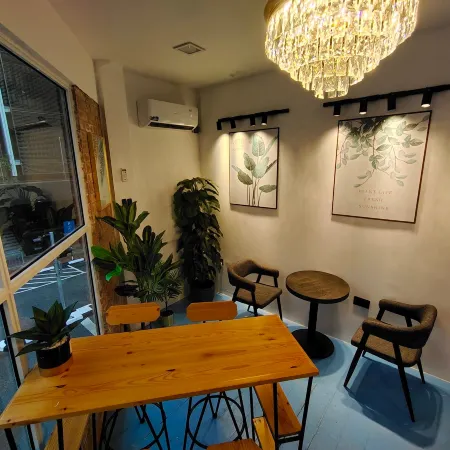 Co.Living Hostel Bandar Отели рядом с достопримечательностью «Истана Нурул Иман»