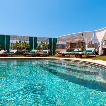 The Xon Hotel