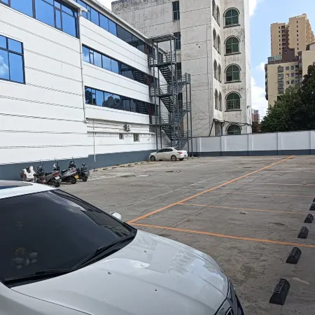 Lanting Apartment