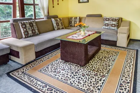 Hotel O Kampung Wisata Ekologi Puspa JagadNearGunung Kelud Отели в г. Blitar Regency