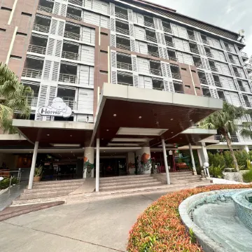 Herma Hotel Отели рядом с достопримечательностью «Royal Park Thailand»