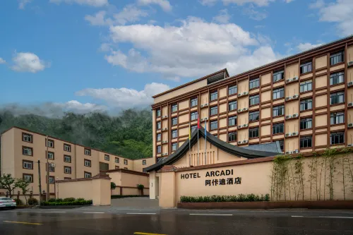 Bi Peng Gou Alcodi Private Soup Resort Hotel Hotels in Li County
