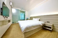 Huazhou Renze Business Hotel
