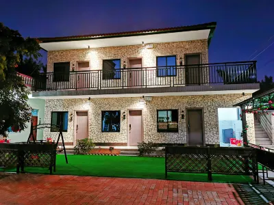 West Coast Homestay, Antarctic Village Hotels near Jiaowei Corner Beacon