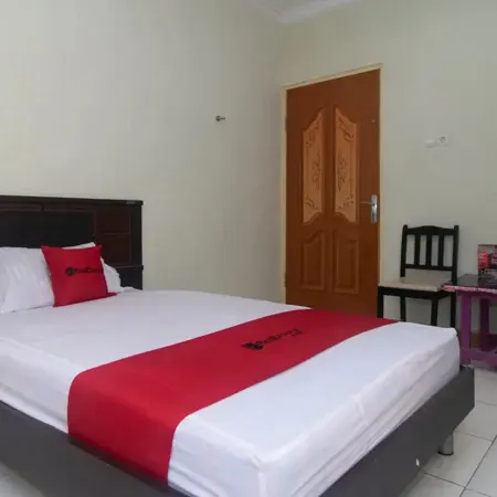 RedDoorz @ Frans Seda Kupang