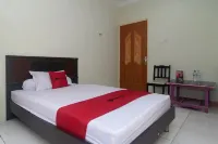 RedDoorz @ Frans Seda Kupang Hotels in Kelapa Lima