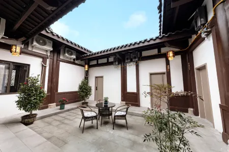 Lanjiang Jiangjing Inn (Langzhong Ancient City Huaguanglou)