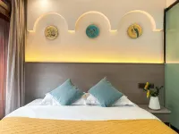 PhoenixLazyCatLinjianglnn - Inns