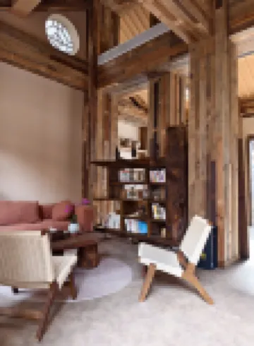 There are guest houses in Tianshui Ancient City