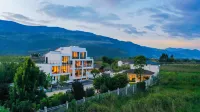 The Artistic Realm of Chenlu Space Hotels in Heqing
