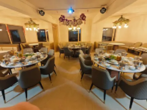 Fuhai Worlda Luxury Wilderness Hotel (Haishang Devil City)