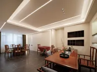 Anshun Chale Yinsi Homestay (Anshunxi High-Speed Railway Station Olympic Sports Center) - บริการรถรับส่ง