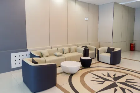 Wanxiang Liya Hotel (Cultural Square) Отели в г. Чугучак