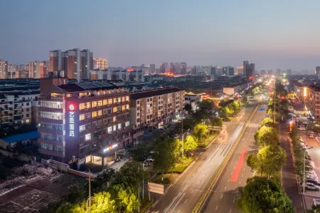 Tian  Hao  Hotel Отели в г. Тяньчан