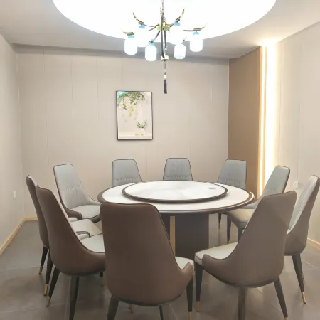 Mohe City Xingfuli Homestay Hotel