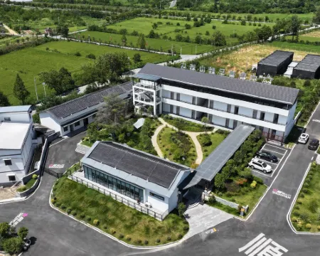 Zhongqing Jingcheng Riverside Mountain Hotel (Hekou Branch) Hotel di Dawu