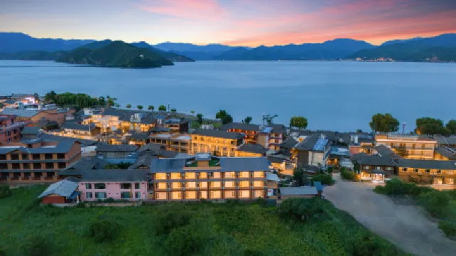 Lugu Zen Views · Enci Retreat (Daluoshui Village)