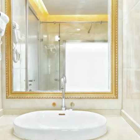 Super 8 Hotel (Minfeng Specialty Commercial Street)