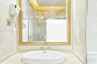 Super 8 Hotel (Minfeng Specialty Commercial Street) Hotels in Minfeng